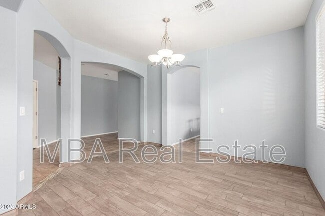 Building Photo - 42511 W Cheyenne Dr