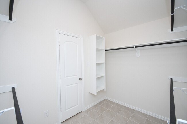 Building Photo - 6142 Thief River Fls Dr