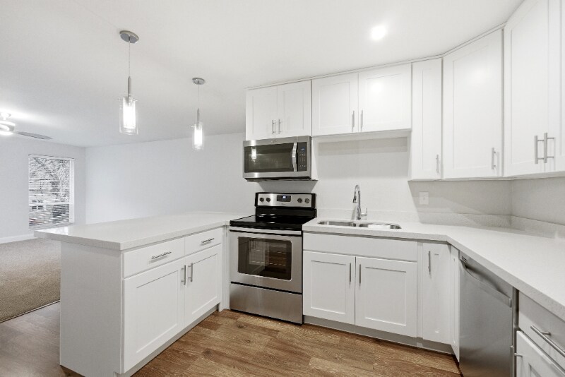 Building Photo - 172 W Clinton Ave