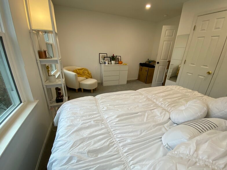 Unit # 1 - 1327 Belmont St NW