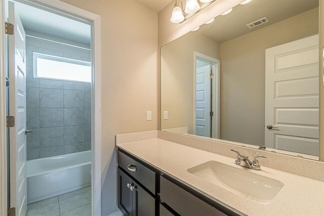 Building Photo - 141 White Dunes Dr