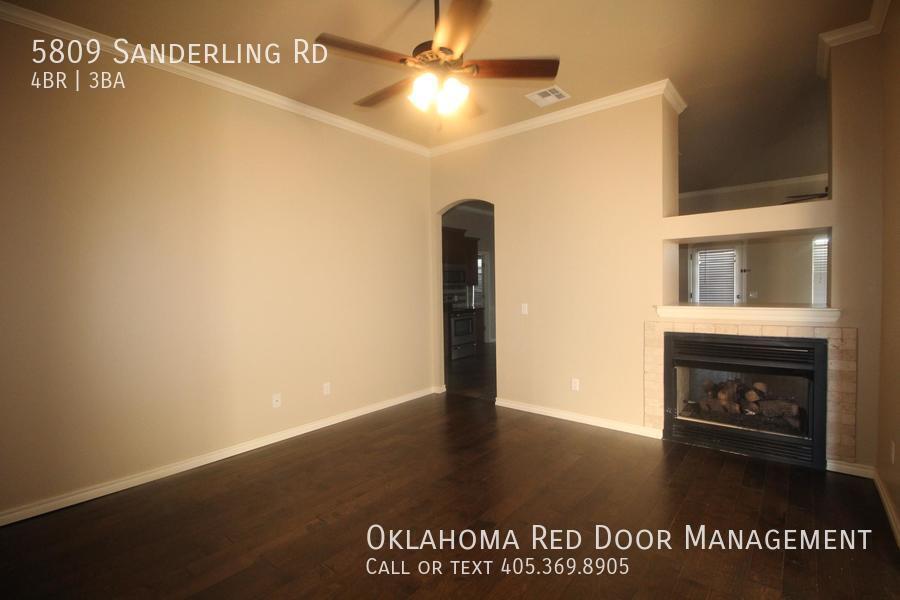 Building Photo - 5809 Sanderling Rd