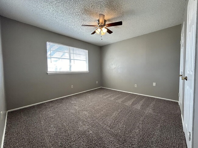 Building Photo - 4612 Grinnell St