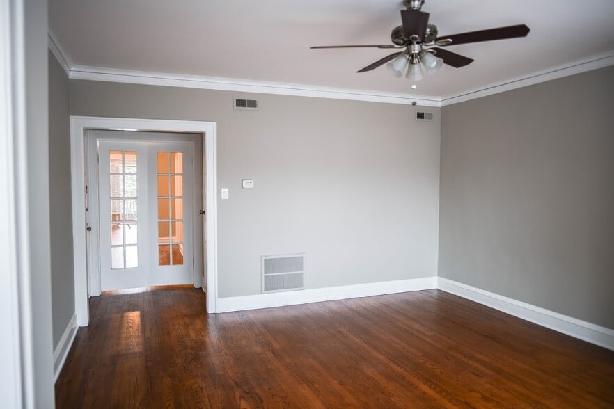 Building Photo - 5349 W Byron St