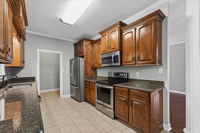 Building Photo - 3 Bedroom 2 1/2 Bath Pet Friendly Home For Rent In Rudolphtown Subdivision!