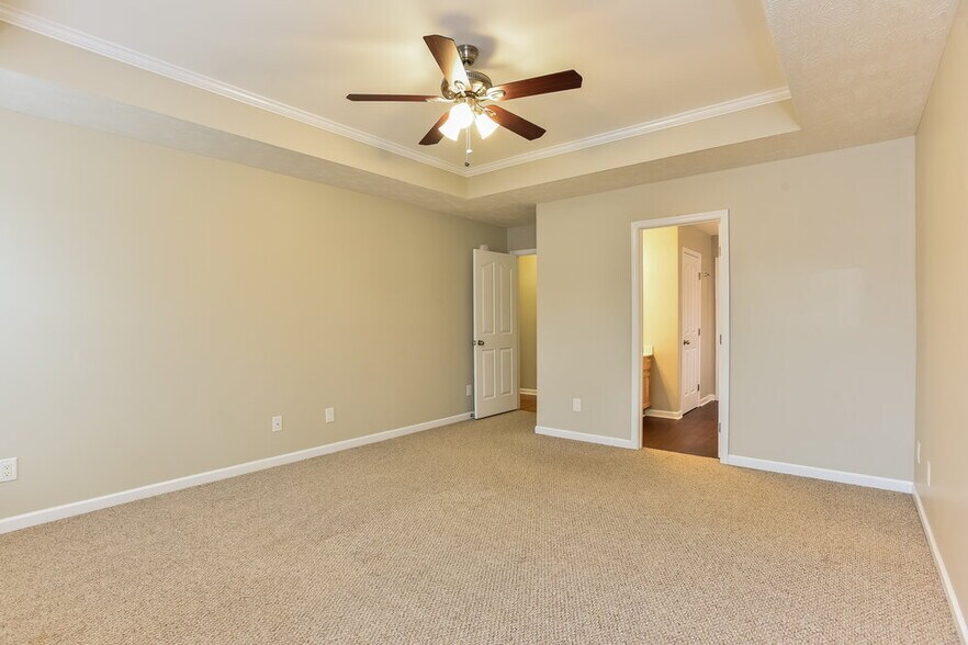 Building Photo - 5007 Monaco Dr