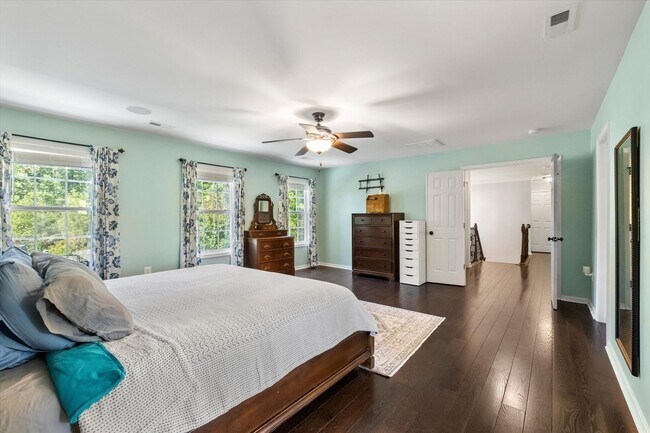 Building Photo - Gorgeous 5 Bed 3.5 Bathroom in Stafford, VA