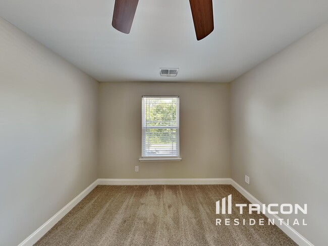 Building Photo - 279 Carellton Dr