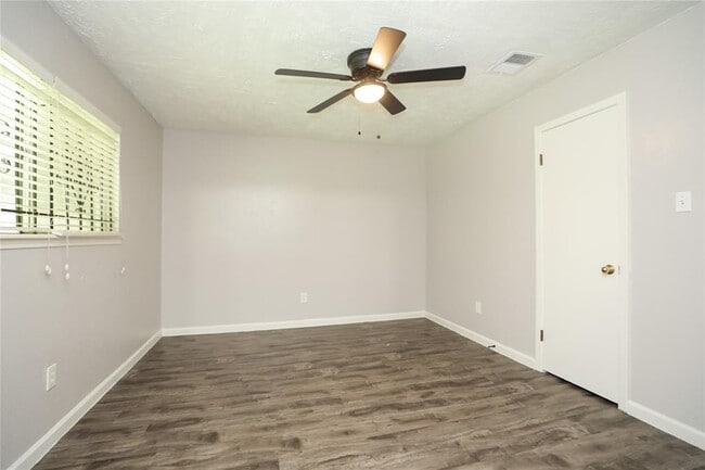 Building Photo - 134 Memory Ln