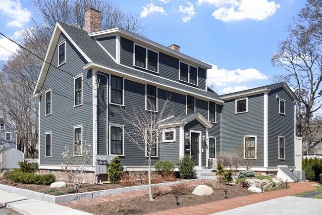 Primary Photo - 6 Cedar St