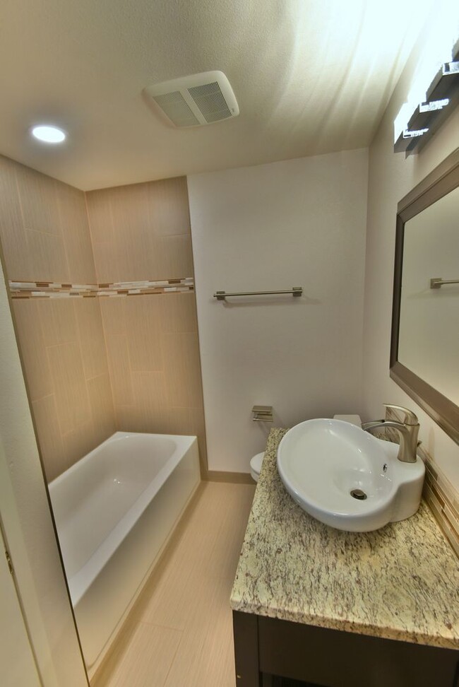 Building Photo - 3bd/2ba Lake Forest Park Home
