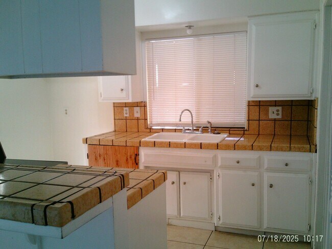 Building Photo - 2525 Actis St