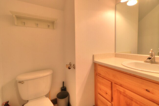 Building Photo - Corner lot with easy access to American Fork and Lehi