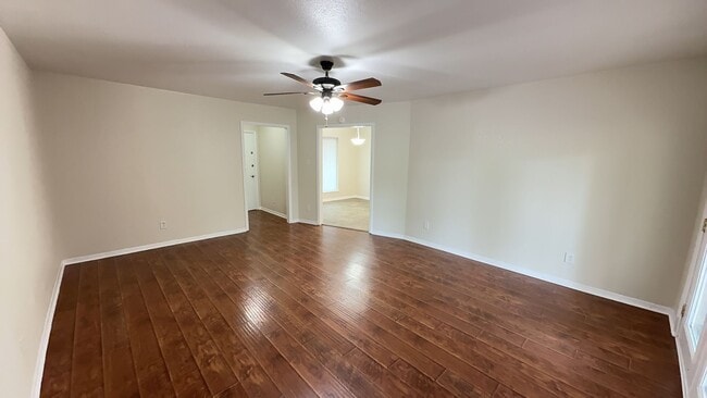 Building Photo - Newly upgraded 3-bedroom by City Park!