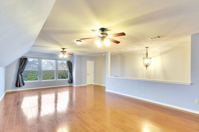 Building Photo - 7017 Via Dono Dr