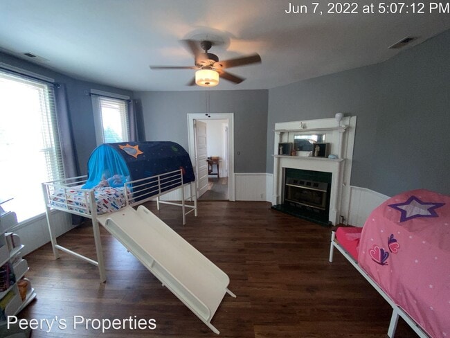 Building Photo - 2 br, 2 bath House - 207 E 3rd Street