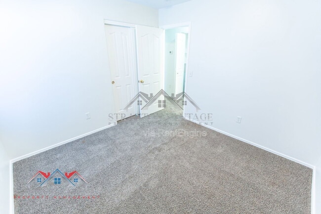 Building Photo - 2701 W Jasper Ave