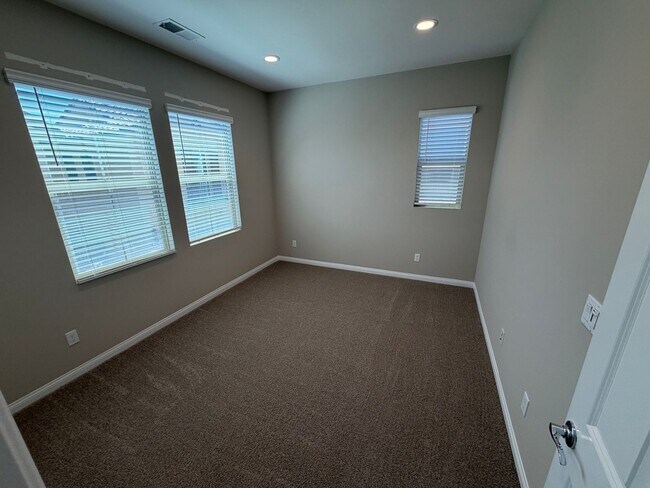 Building Photo - 952 Sea Glass Wy
