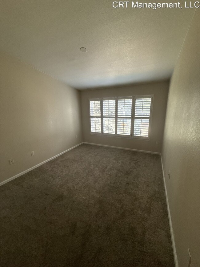 Building Photo - Spacious 2-Bed, 2-Bath Condo Available Nea...