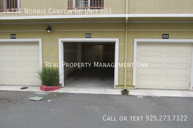 Building Photo - Gorgeous 2 Bed, 2 Bath Condo with Garage i...