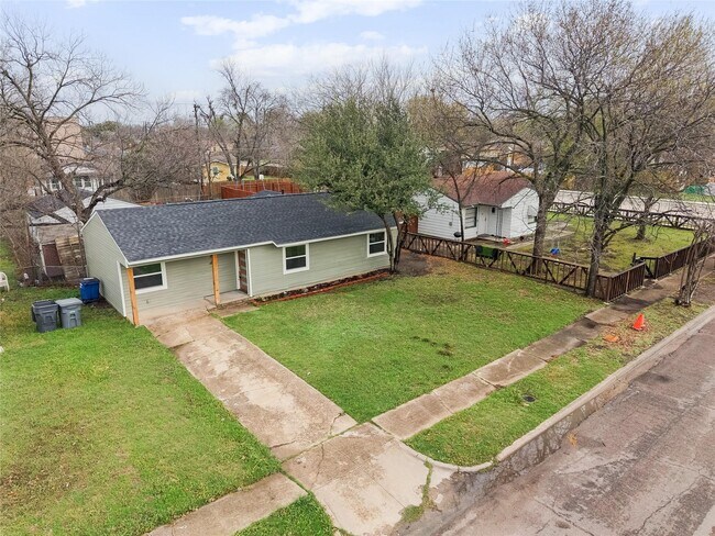 Building Photo - 2655 Larry Dr