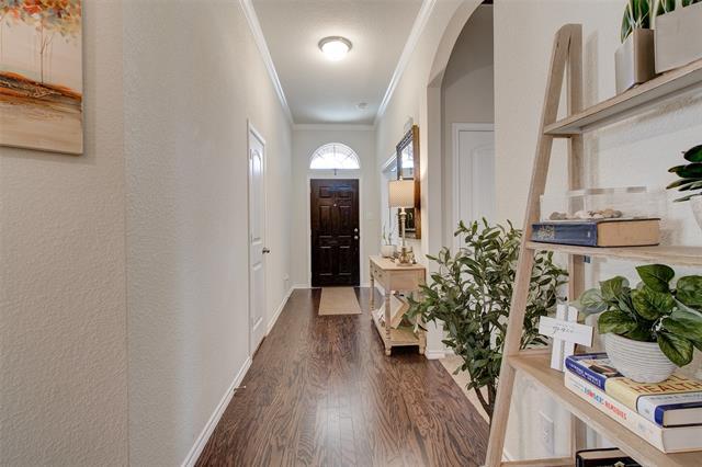 Building Photo - 531 Sydney St