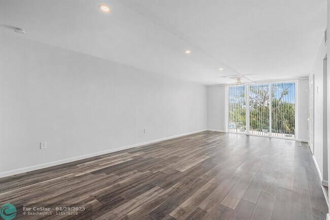 Building Photo - 1410 S Federal Hwy