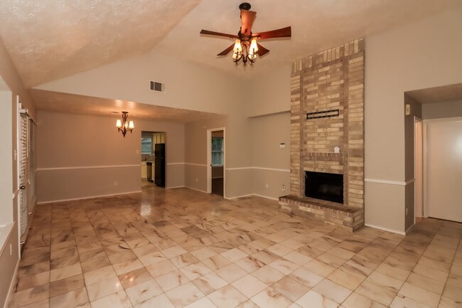 Building Photo - 12314 Meadow Ridge Dr
