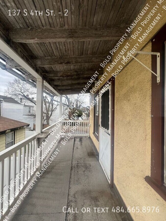 Building Photo - 137 S 4th St