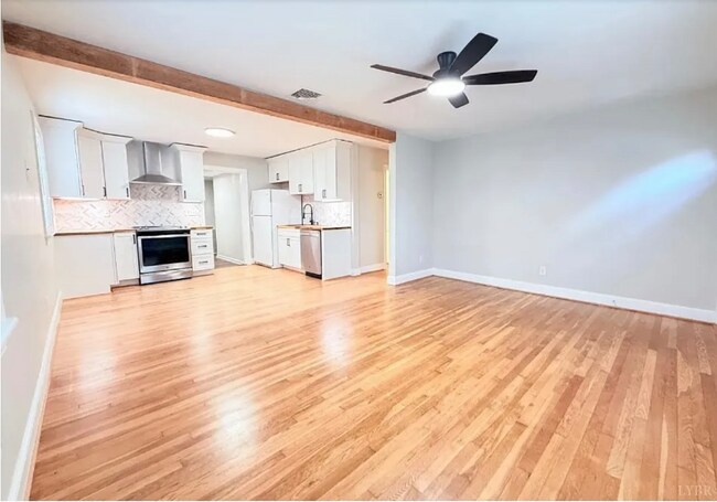 Building Photo - 147 Breckenbridge St