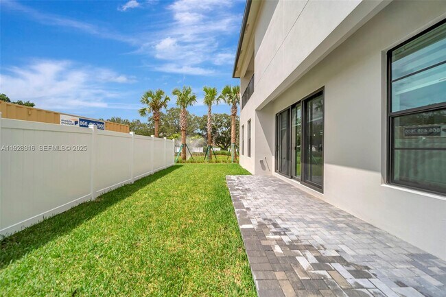 Building Photo - 1454 NW 23rd St