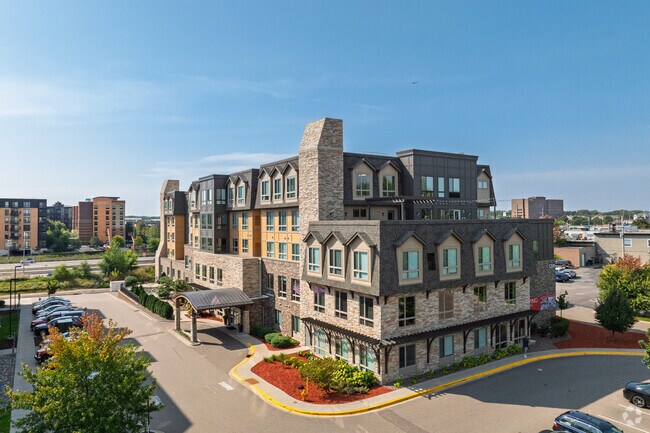 Primary Photo - Global Pointe Senior Community