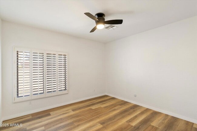 Building Photo - 1925 W Olive Way