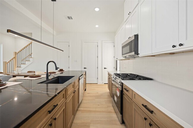 Building Photo - 4202 Kewanee St