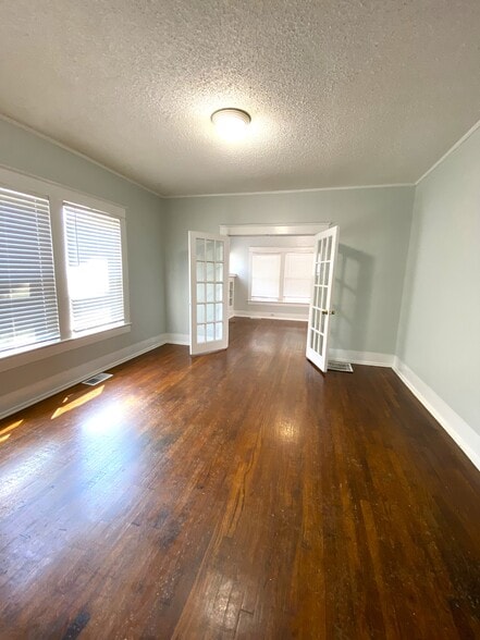 Building Photo - 1150 14th Ave S