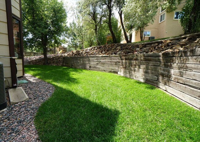 Building Photo - 1155 Popes Valley Dr