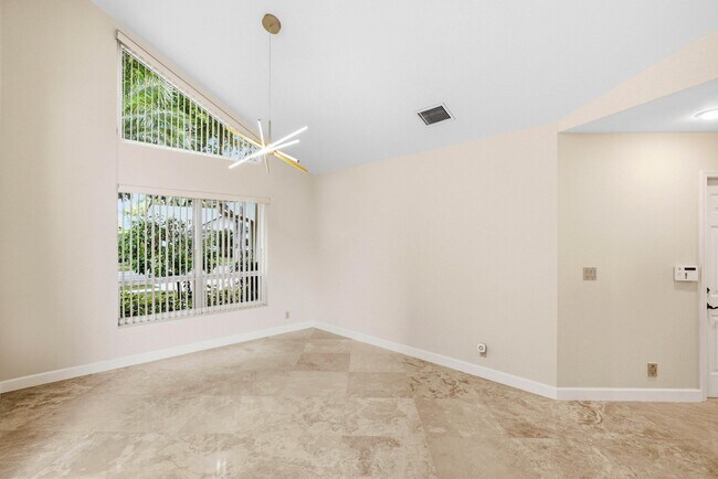 Building Photo - 4720 NW 28th Ave