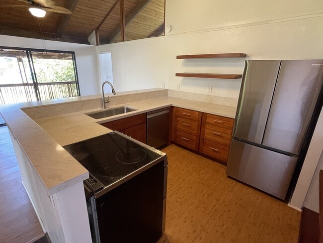 Building Photo - 825 Kumulani Dr