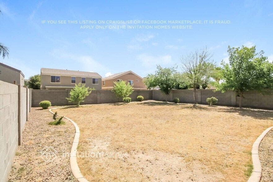 Building Photo - 1559 E Megan Dr