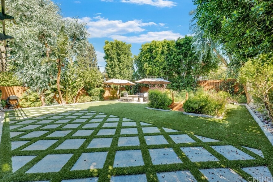 Building Photo - 18241 Arminta St