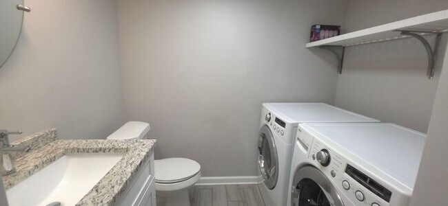 Building Photo - Stunning Move-In Ready Gem in the Heart of Lawrenceville!