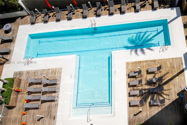 Building Photo - 1080 Brickell Ave