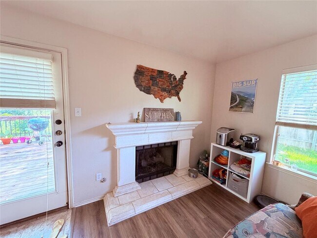 Building Photo - 2805 Feathercrest Dr