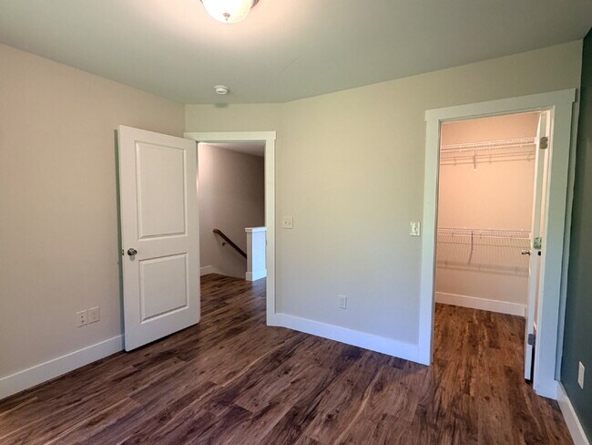 Building Photo - 2 Bed/2.5 Bath Home for Rent in Weaverville, NC