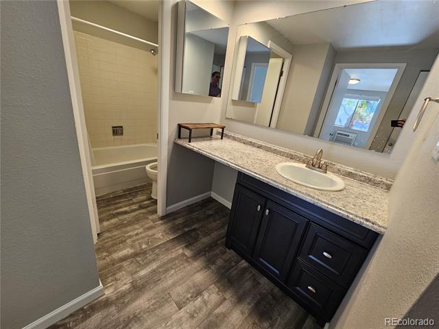 Building Photo - 1304 S Parker Rd