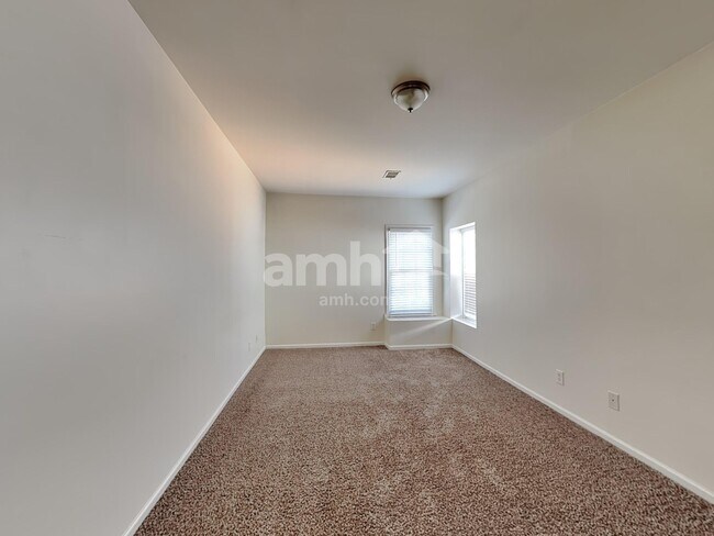 Building Photo - 1144 Regiment Dr NW