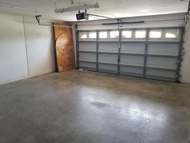 Building Photo - 2321 SW 19th St