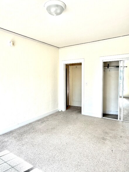 Building Photo - 2818 Telegraph Ave