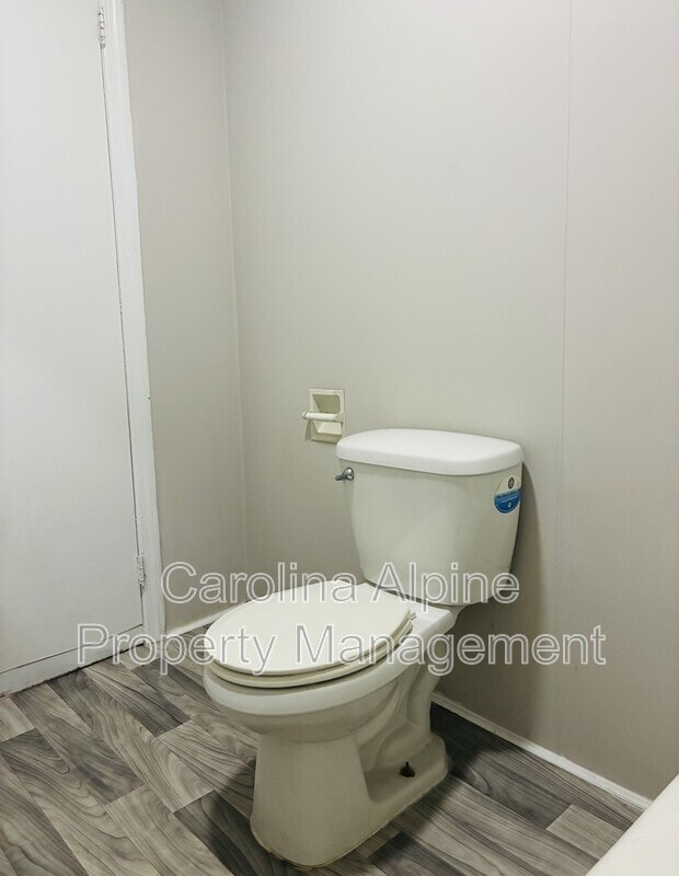 Building Photo - 801 W 2nd Ave