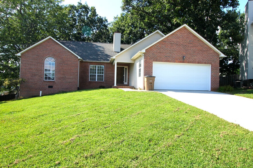 Primary Photo - 5510 Fair Oaks Ln